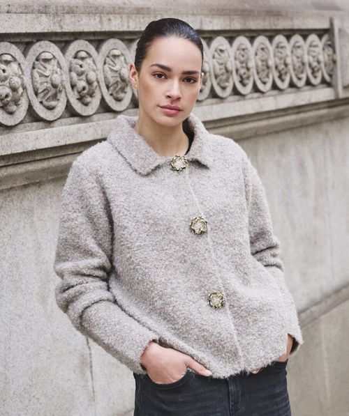 Cardigan flower button