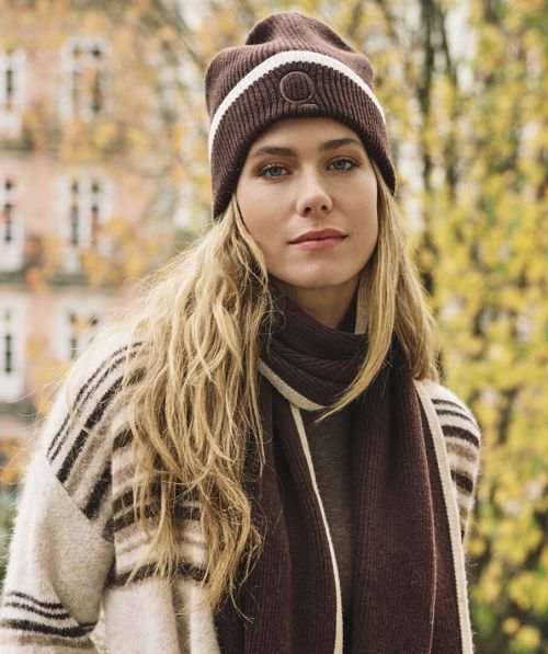 Beanie contrast