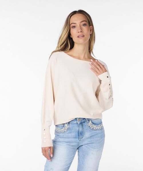 Sweater batwing buttoned