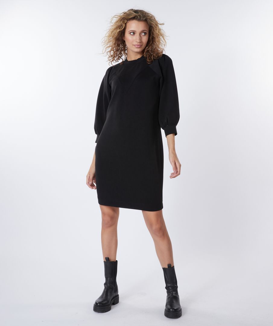 Dress modal