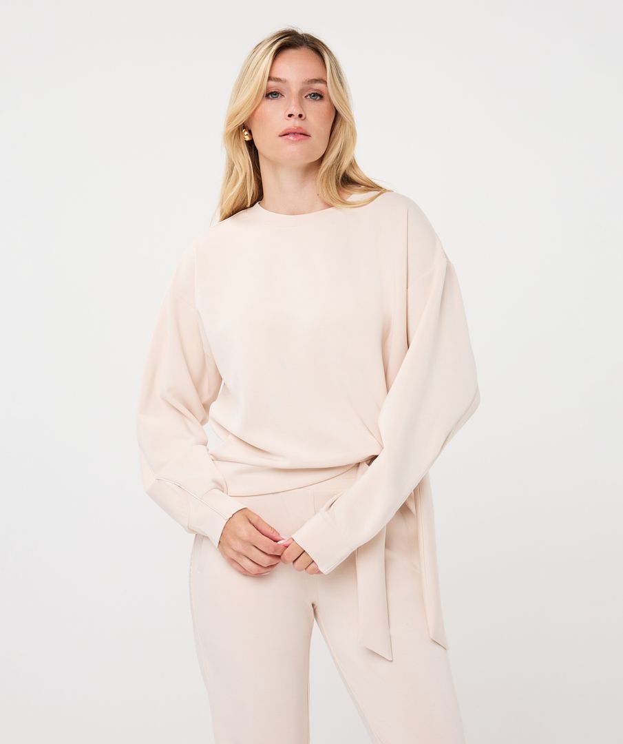 Sweater Modal knot detail