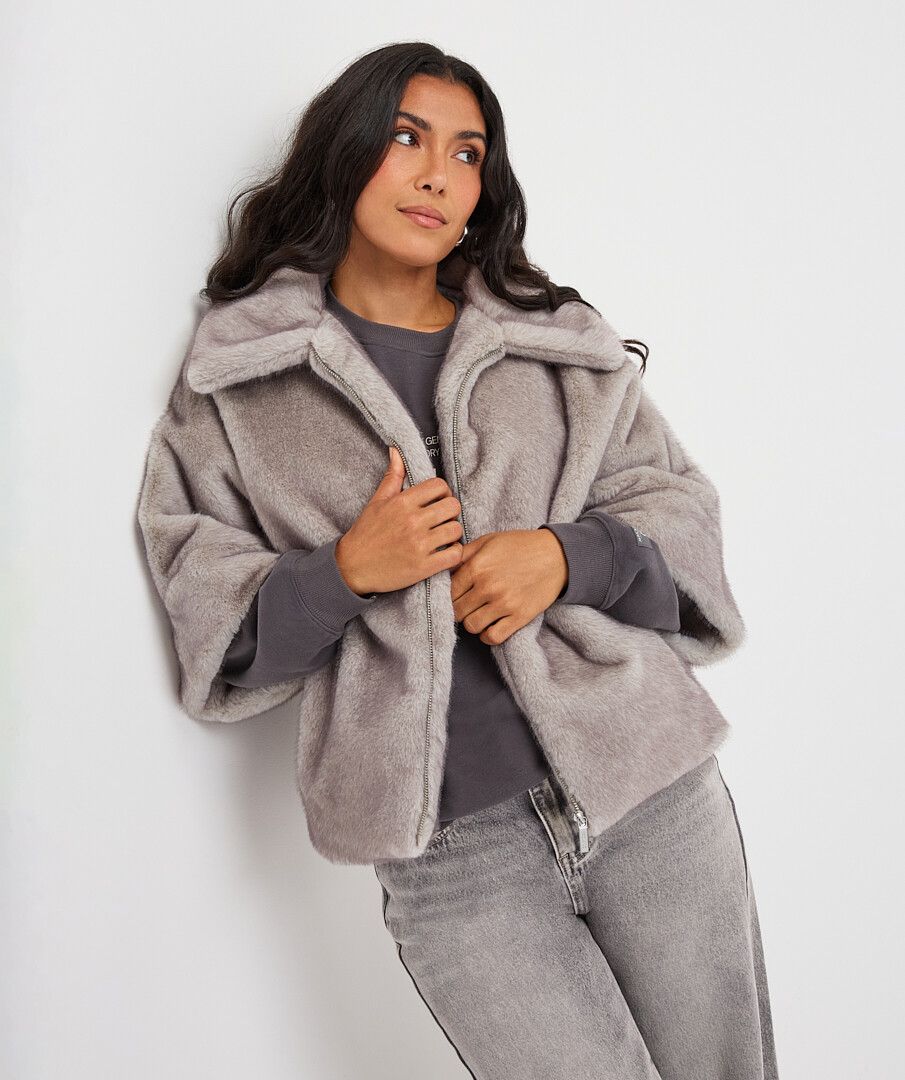 Coat poncho fake fur