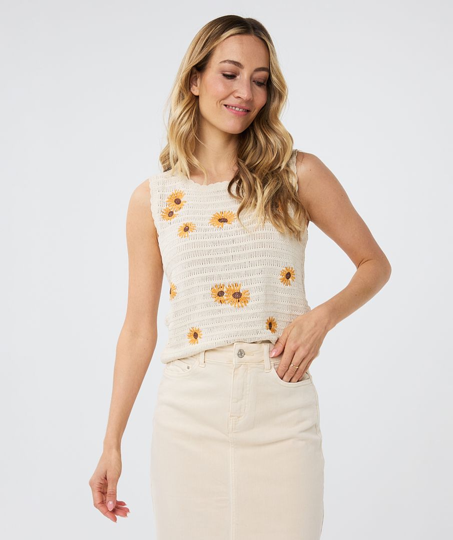 Camisole flower embroidery