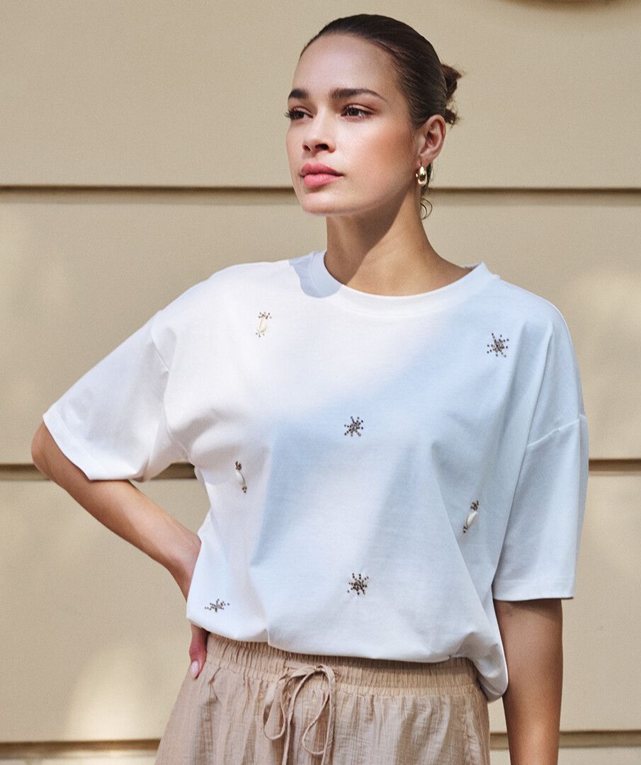 T-shirt embellishment