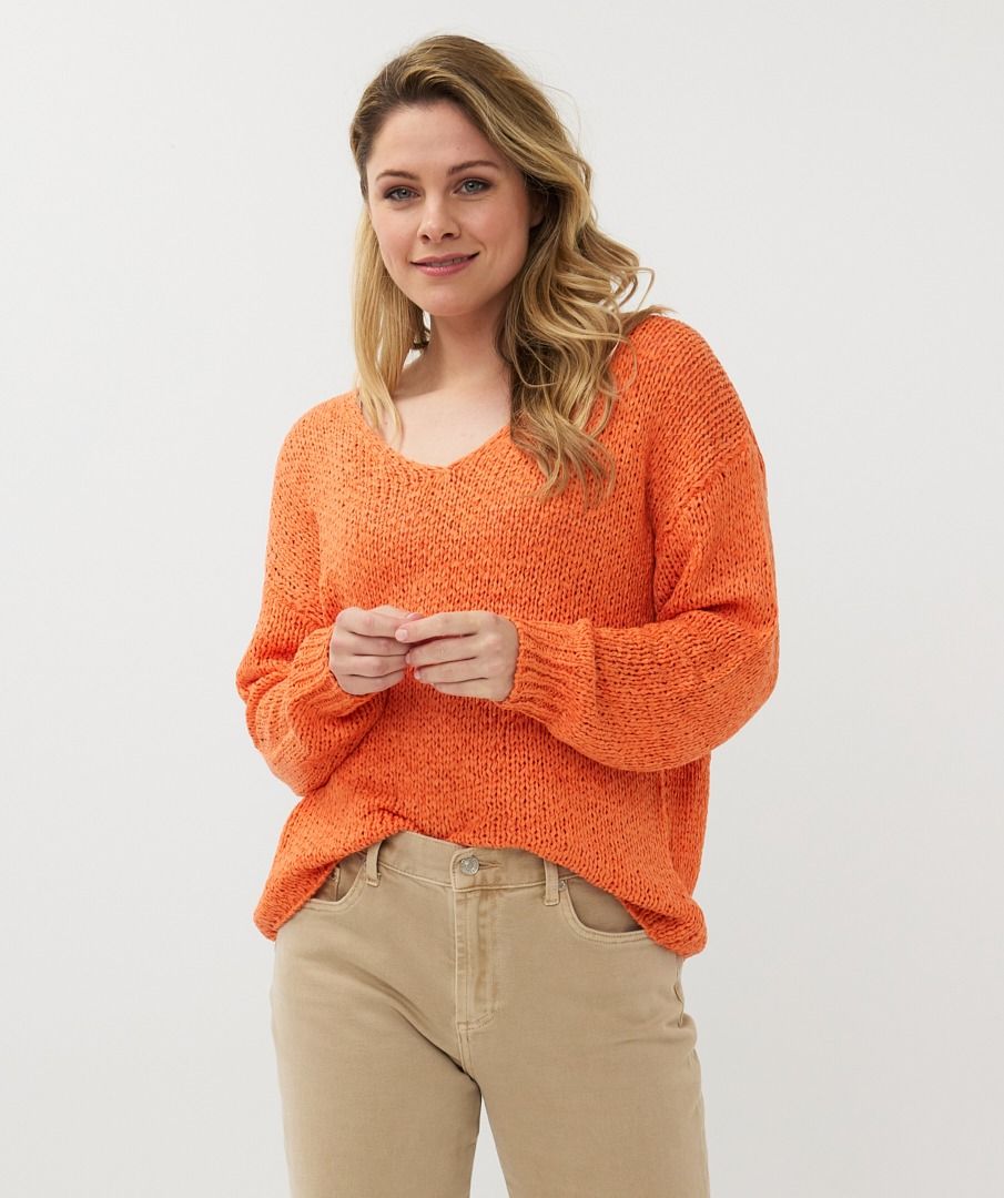 Sweater V-neck tape yarn