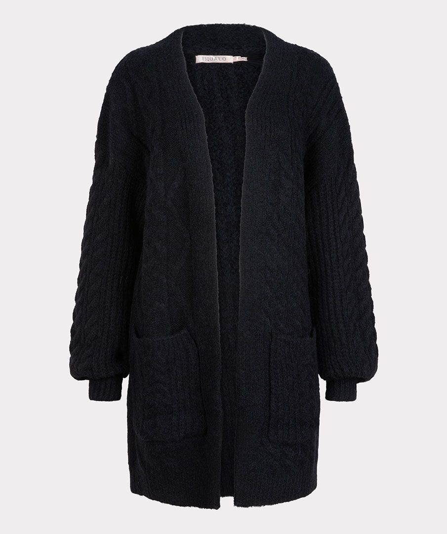 Cardigan cable knit pockets