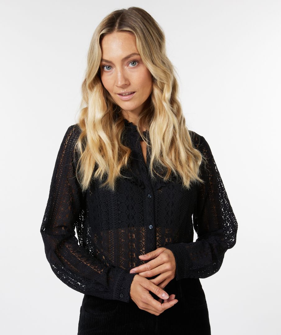 Blouse lace ruffles
