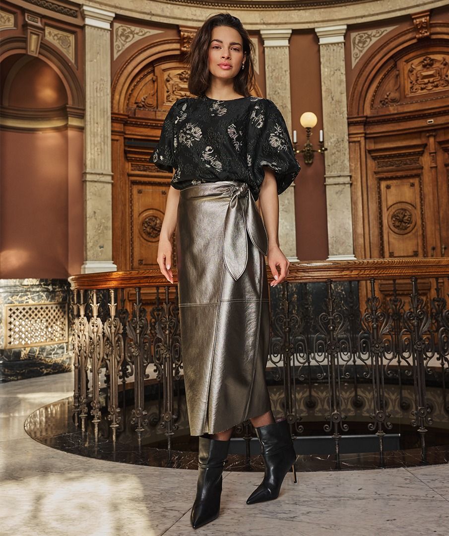 Skirt PU belted